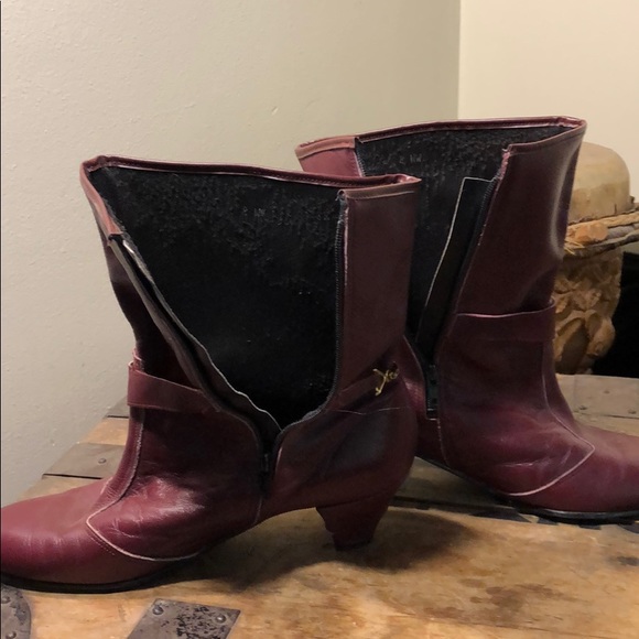 Vintage Barbarella style booties. - Picture 5 of 8